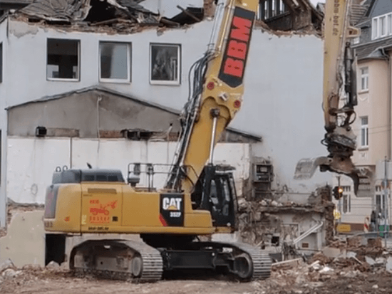 CAT 352F挖掘机拆楼