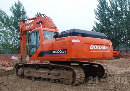 斗山DH300LC-7挖掘机高清图
