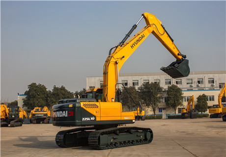 现代R225LVS中大型挖掘机高清图
