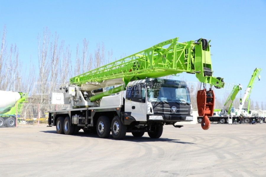 福田雷萨FTC50T5汽车起重机