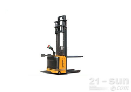 龙工CDD1553仓储叉车